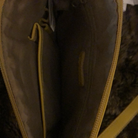 YELLOW LEATHER CROSSBODY PURSE - Picture 10 of 11
